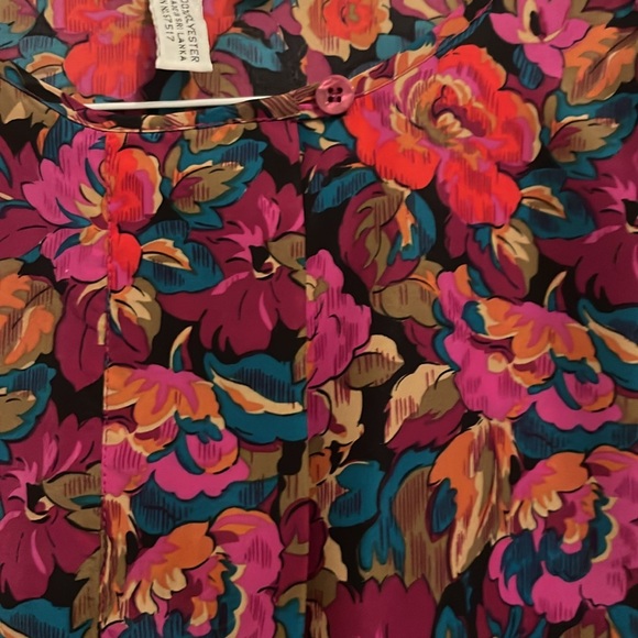 Laura & Jayne Two Floral Blouse - Picture 4 of 9